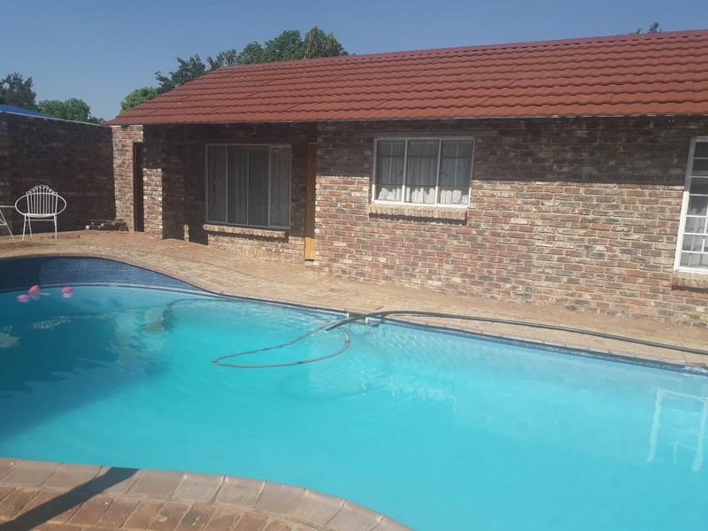 To Let 1 Bedroom Property for Rent in Potchefstroom North West